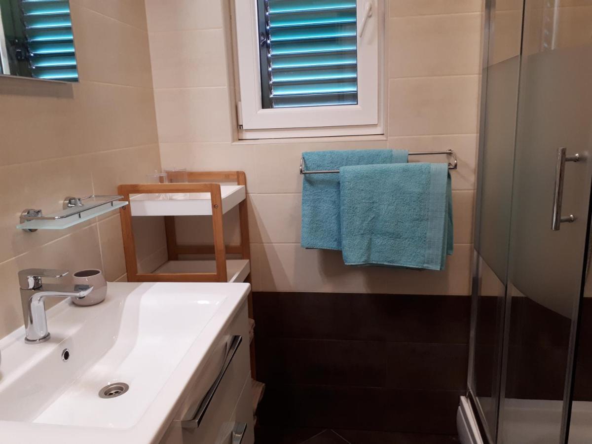 Agata Apartman *