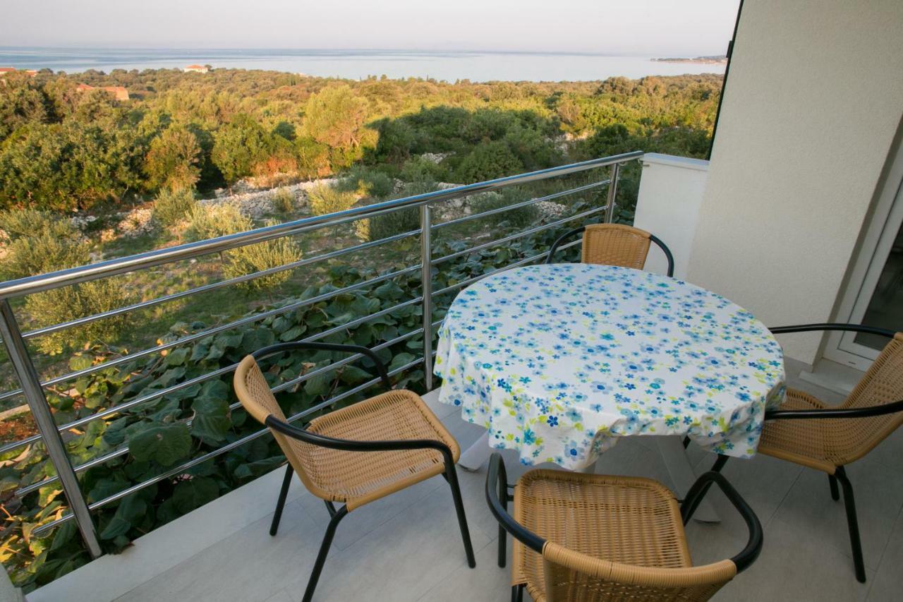 Agata Apartman *