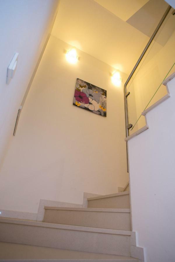 Agata Apartman *