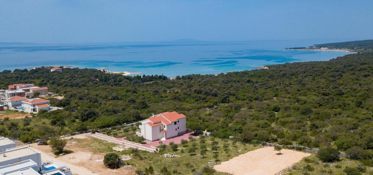 Agata Apartman *